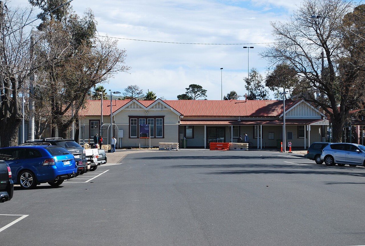 Sunbury railway station building and forecourt