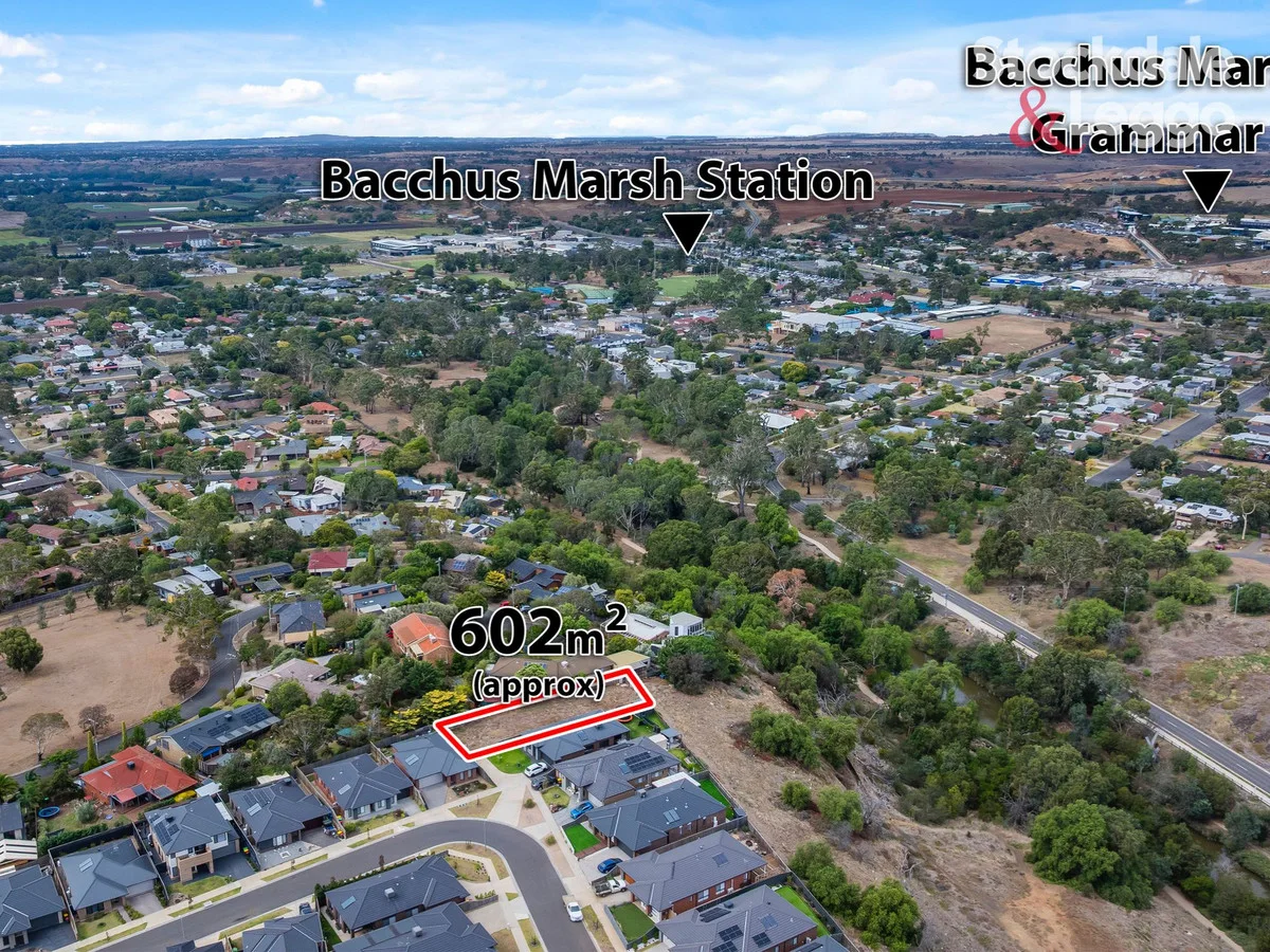 14 Pinnacle Point Road, Bacchus Marsh, property photograph 3