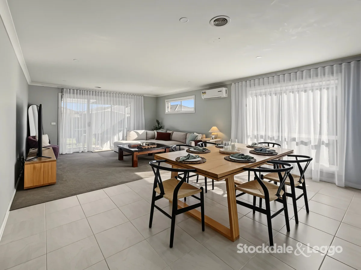 15 Robinson Drive, Weir Views, property photograph 2