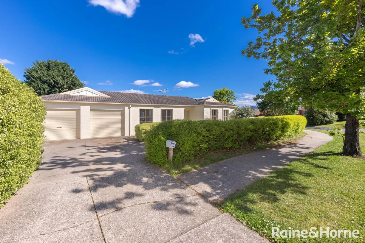 6 Hilltop Way, Gisborne, property photograph 3