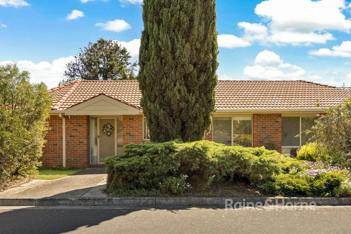 57 Olive Grove, Sunbury, property photograph 2
