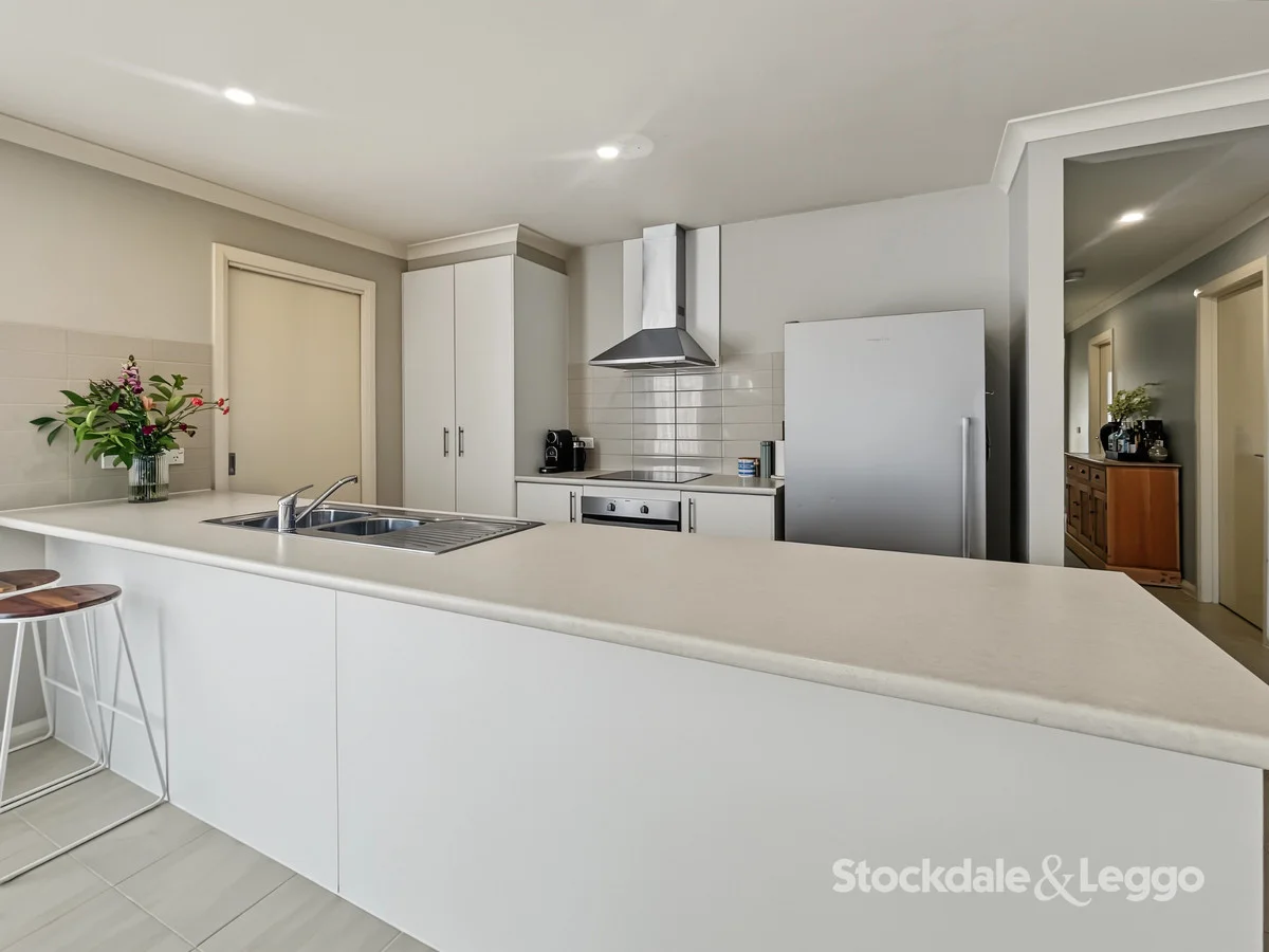 15 Robinson Drive, Weir Views, property photograph 3