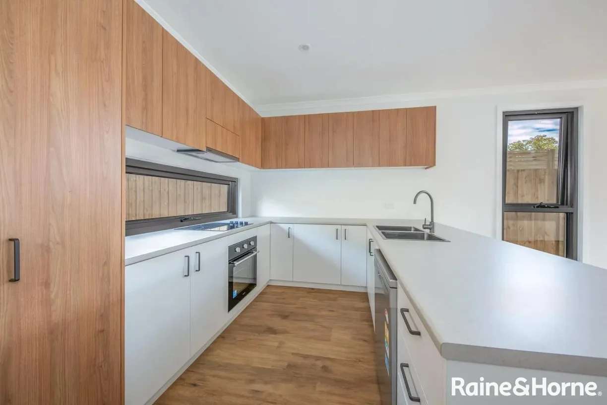 4/48 Brantome Street, Gisborne, property photograph 3